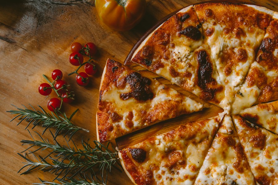 Taze pişmiş pizza